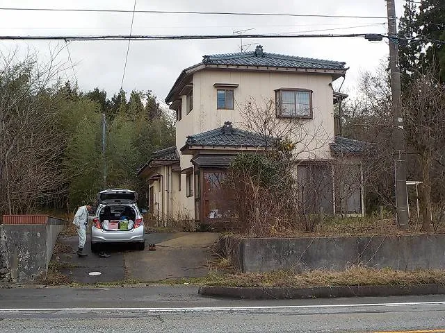 道路に面した木造2階建て(52坪)の解体前